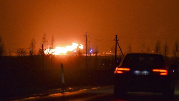 Potret Pipa Gas Meledak Bikin Langit Memerah di Latvia