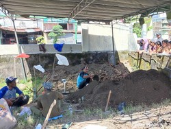 10 Makam Keluarga Kiai Dibongkar Imbas Pembangunan Tol Kediri