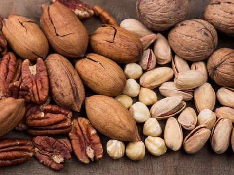 Mengganti camilan berkabohidrat dengan biji-bijian dapat membantu meningkatkan kesehatan otak.