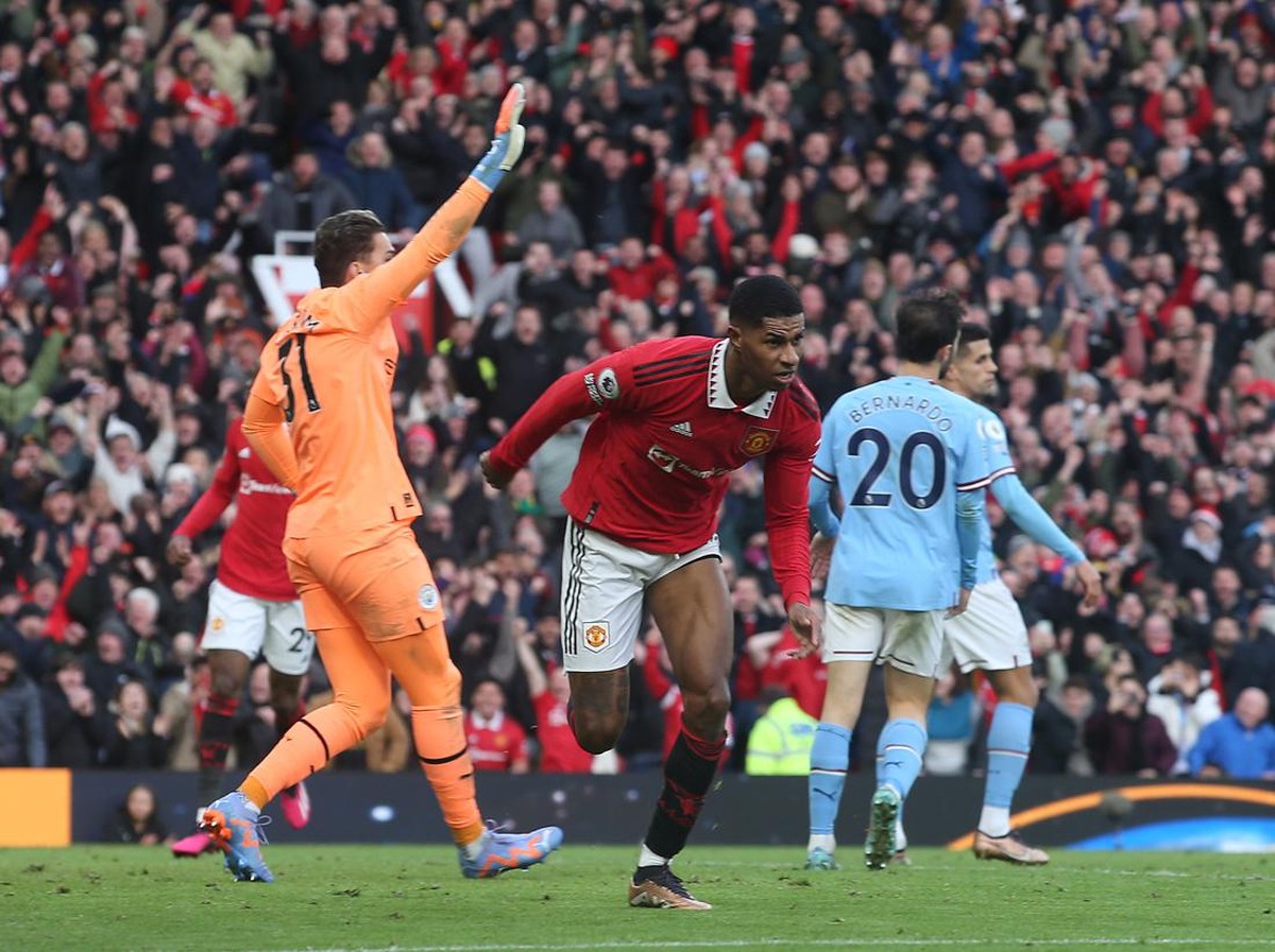 Marcus Rashford diminati PSG, Erik ten Hag malah gembira. (Foto: Manchester United via Getty Imag/Matthew Peters)