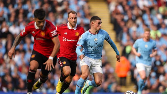 MANCHESTER, ENGLAND - OCTOBER 02: Phil Foden of Manchester City during the Premier League match between Manchester City and Manchester United at Etihad Stadium on October 2, 2022 in Manchester, United Kingdom. (Photo by Matthew Ashton - AMA/Getty Images)