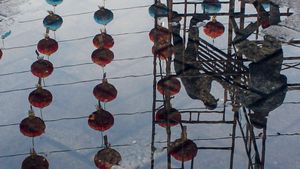 1.000 Lampion Hiasi Vihara Maitreya Medan
