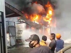 Gudang Diduga Tempat Penimbunan BBM Bersubsidi di Lubuklinggau Meledak