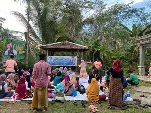 Mak Ganjar & Karang Taruna Gelar Pelatihan Budidaya Cabai di Kalbar Mak Ganjar & Karang Taruna Gelar Pelatihan Budidaya Cabai di Kalbar