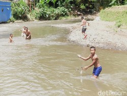 Perubahan Drastis Sungai Cikapundung di Mata Yadi Supriyadi