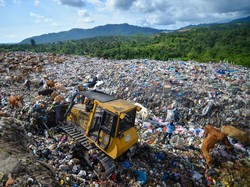 Gawat! Alat Berat Rusak, Sampah TPA Bengkala Menggunung 18 Meter