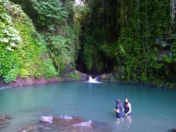 Jaga Sikap di Blue Lagoon! Wisman Kerasukan Saat Bertindak Tak Senonoh