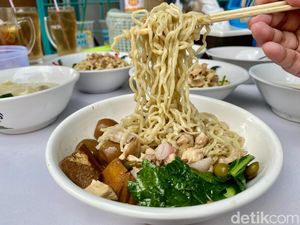 Cicip Bakmi Halal di Mangga Besar dengan Topping Tahu dan Ati Ampela