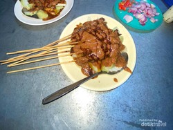 Makan Sate Kelinci di Kaliurang, Hmm... Menggiurkan!