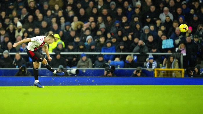Southamptons James Ward-Prowse scores his sides second goal during the English Premier League soccer match between Everton and Southampton at Goodison Park in Liverpool, England, Saturday, Jan. 14, 2023. (AP Photo/Jon Super)