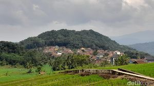 Melihat Keunikan Desa Ciuyah Sumedang