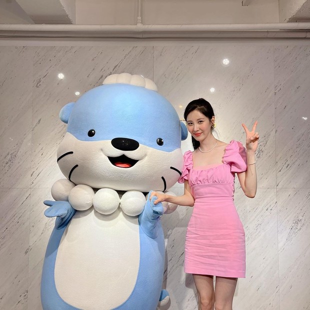 Gaya feminin ala Seohyun SNSD. Foto: Instagram.com/seojuhyun_s Gaya feminin ala Seohyun SNSD. Foto: Instagram.com/seojuhyun_s