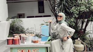Gaya Keren Olla Ramlan Saat Jualan Pentol hingga Makan Bareng Artis