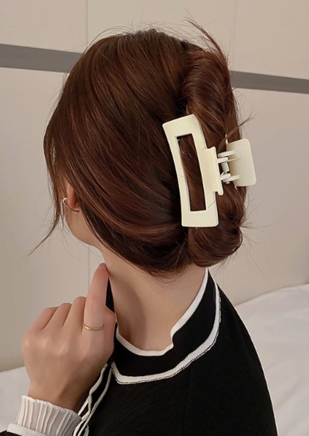 Fashion item 90-an yang akan kembali tren di 2023