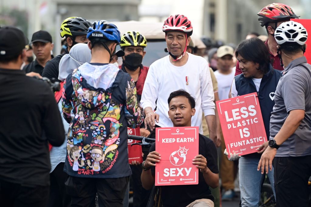 Jokowi Gowes Sepeda Bambu di CFD Sudirman-Thamrin Pagi Tadi (Muchlis Jr - Biro Pers Sekretariat Presiden)