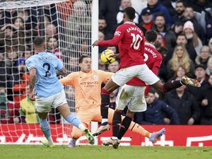 Protes Bek Man City: Rashford Terlibat dalam Gol Fernandes!