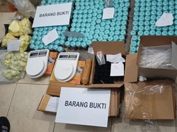 Polisi Kantongi 385 Botol Liquid dari Pabrik Vape Sabu di Jakbar