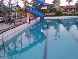 Pria Lombok Timur Tewas dengan Wajah Membiru di Kolam Renang