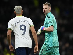 Geramnya Ramsdale Ditoyor Richarlison dan Ditendang Fans Spurs