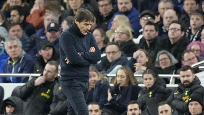 Tottenhams head coach Antonio Conte reacts during the English Premier League soccer match between Tottenham Hotspur and Arsenal at the Tottenham Hotspur Stadium in London, England, Sunday, Jan. 15, 2023. (AP Photo/Frank Augstein)