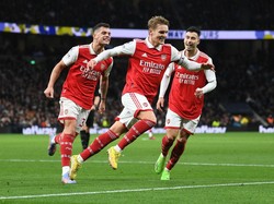 Arsenal Kukuh di Puncak Klasemen Setelah Tumbangkan Tottenham 2-0