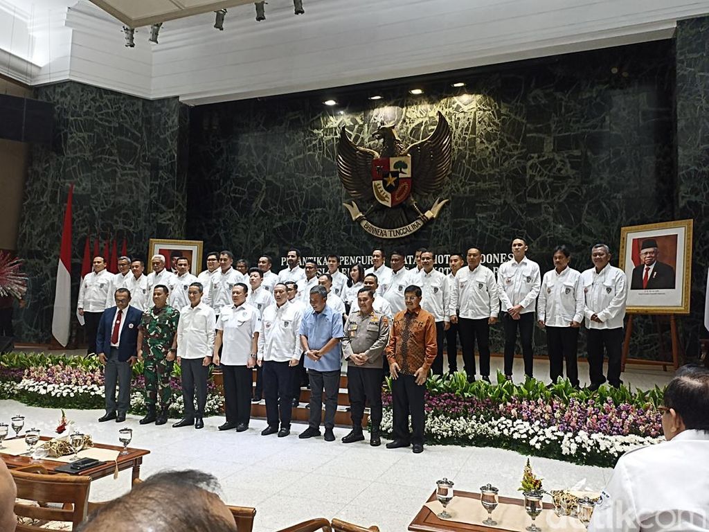 Disaksikan Heru Budi, Bamsoet Lantik Pengurus IMI Jakarta 2021-2025