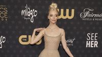 10 Artis Berbusana Terbaik di Critics Choice 2023, Nude Dress Jadi Tren