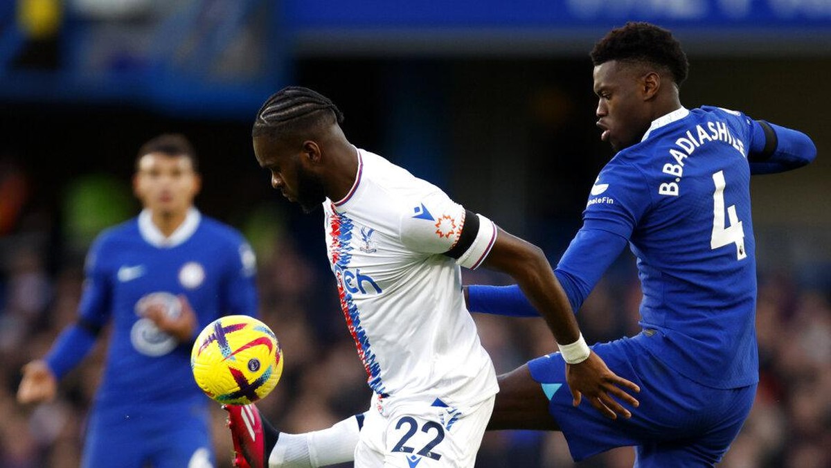 Debut manis Benoit Badiashile bersama Chelsea (Foto: AP/David Cliff)