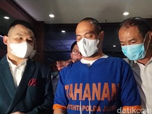 Isi Surat Cinta Abi Ferry Irawan untuk Mena Venna Melinda Isi Surat Cinta Abi Ferry Irawan untuk Mena Venna Melinda