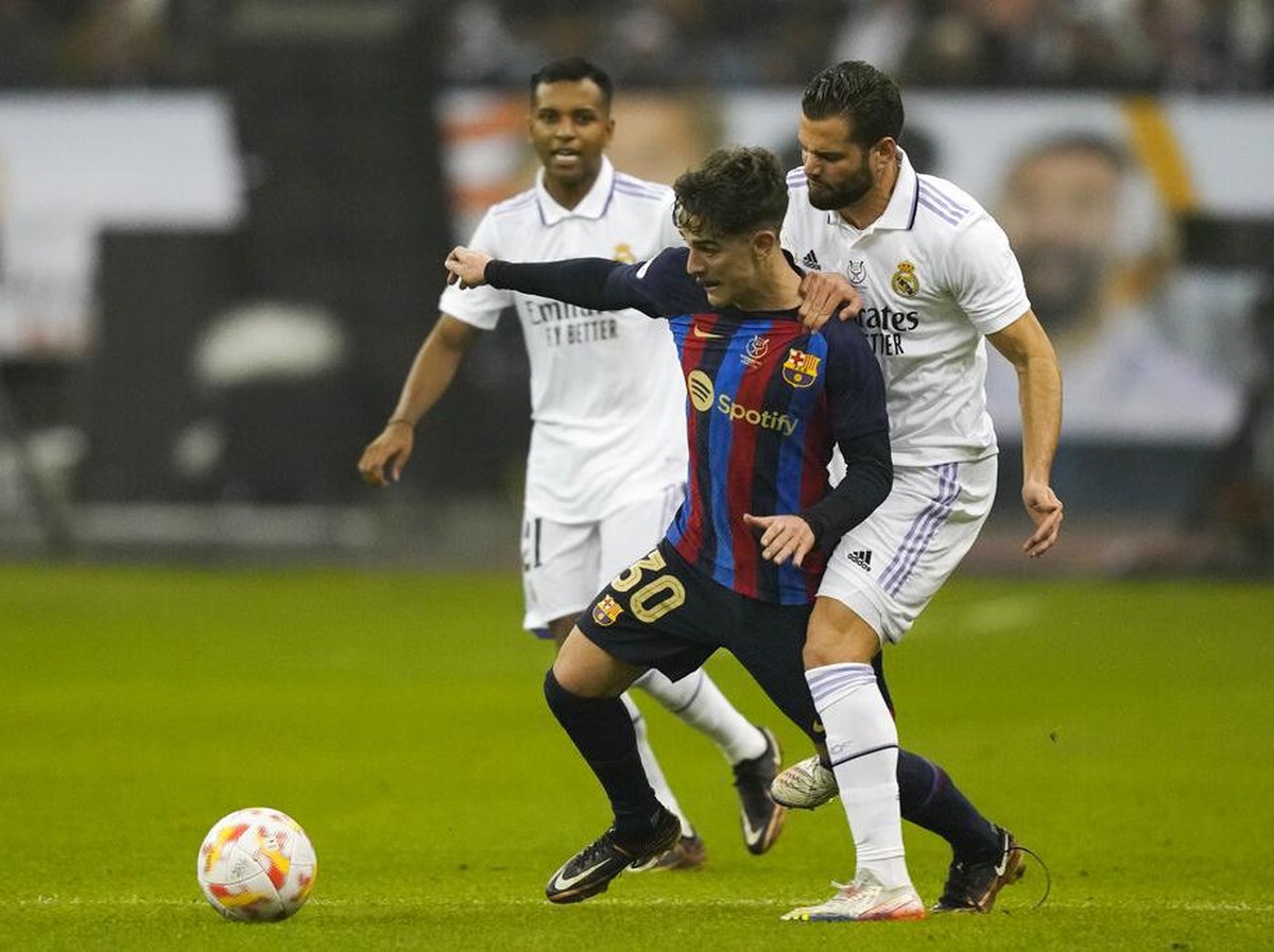 Catatan emas Gavi saat mengantarkan Barcelona menjuarai Piala Super Spanyol 2023. (Foto: AP/Hussein Malla)