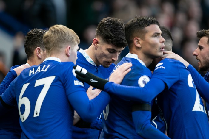 LONDON, ENGLAND - JANUARY 15: Kai Havertz of Chelsea celebrates with his teammates after scoring a goal during the Premier League match between Chelsea FC and Crystal Palace at Stamford Bridge on January 15, 2023 in London, United Kingdom. (Photo by Gaspafotos/MB Media/Getty Images)