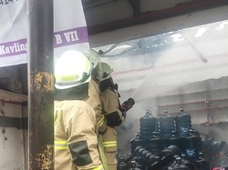 Toko Elpiji Dekat Kaveling Polri Ragunan Jaksel Terbakar