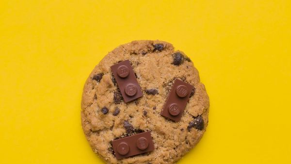 Keren! 10 Karya Seni Ini Dibuat dari Makanan Asli dan Lego