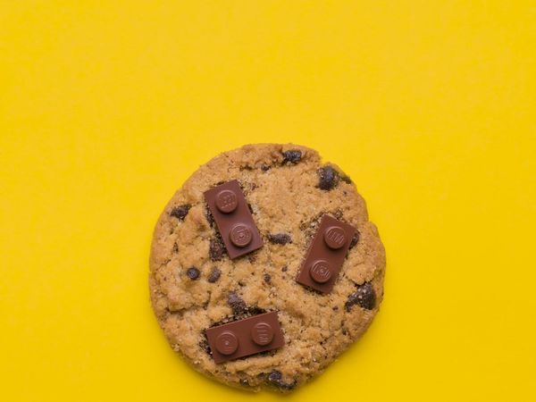 Keren! 10 Karya Seni Ini Dibuat dari Makanan Asli dan Lego