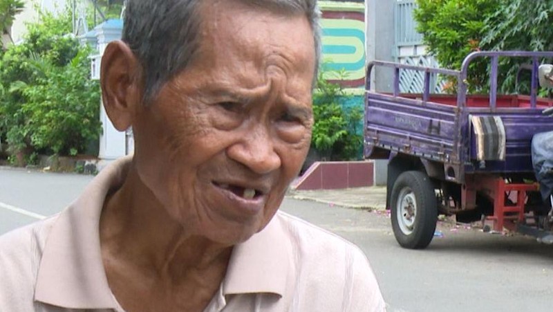 Kisah Kakek Rasim Pengayuh Gerobak Becak, Kamu Bisa Bantu