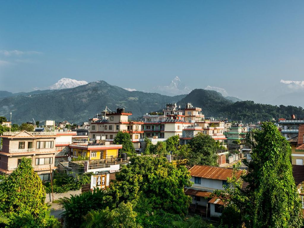 Ada Pesawat Jatuh, Turis Berbondong-bondong Batal Liburan ke Nepal