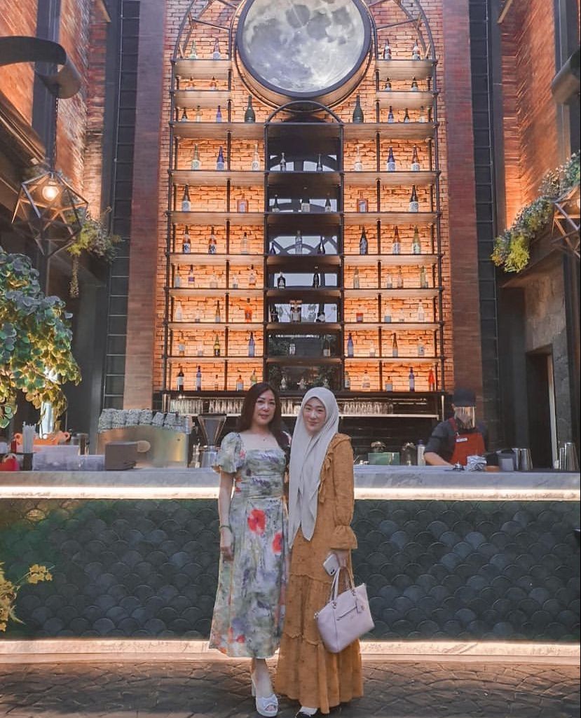 Larissa Chou dan Julie Tan Sang Ibunda Larissa Chou dan Julie Tan Sang Ibunda