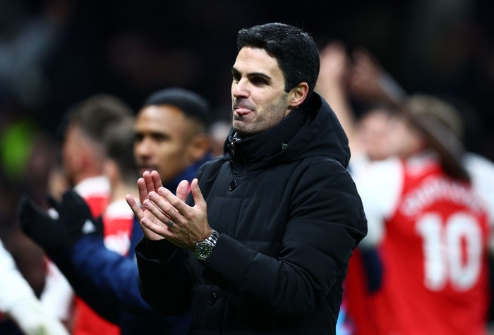 LONDON, ENGLAND - JANUARY 15: Mikel Arteta, Manager of Arsenal, celebrates after the teams victory during the Premier League match between Tottenham Hotspur and Arsenal FC at Tottenham Hotspur Stadium on January 15, 2023 in London, England. (Photo by Clive Rose/Getty Images)