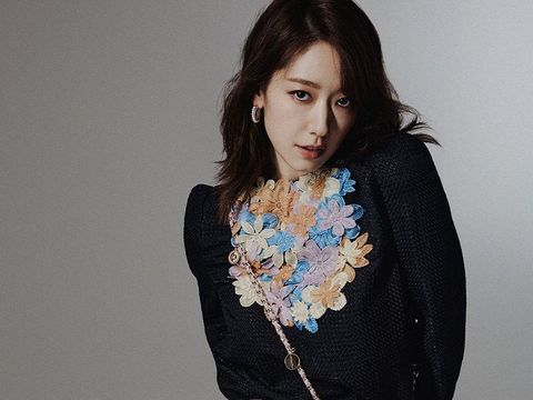 Park Shin Hye untuk MOJO.S.PHINE