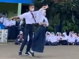 Nadiem Tanggapi Siswa SMPN 1 Ciawi yang Viral Jago Dansa, Mendikbud Bilang Begini Nadiem Tanggapi Siswa SMPN 1 Ciawi yang Viral Jago Dansa, Mendikbud Bilang Begini