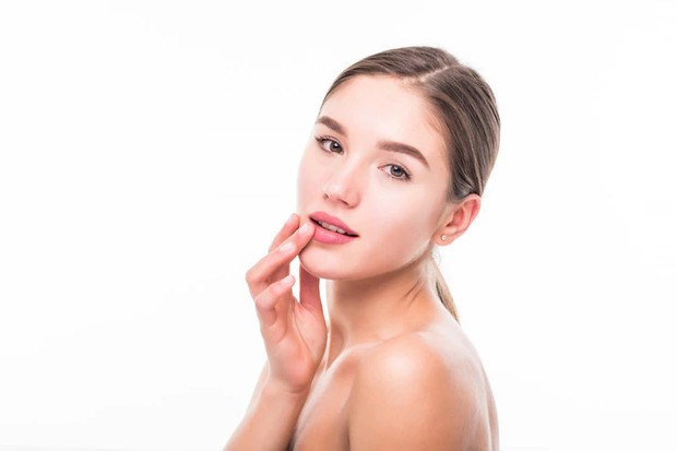 Perawatan Laser dan Peeling pada Bibir/ Foto: Freepik/diana.grytsku