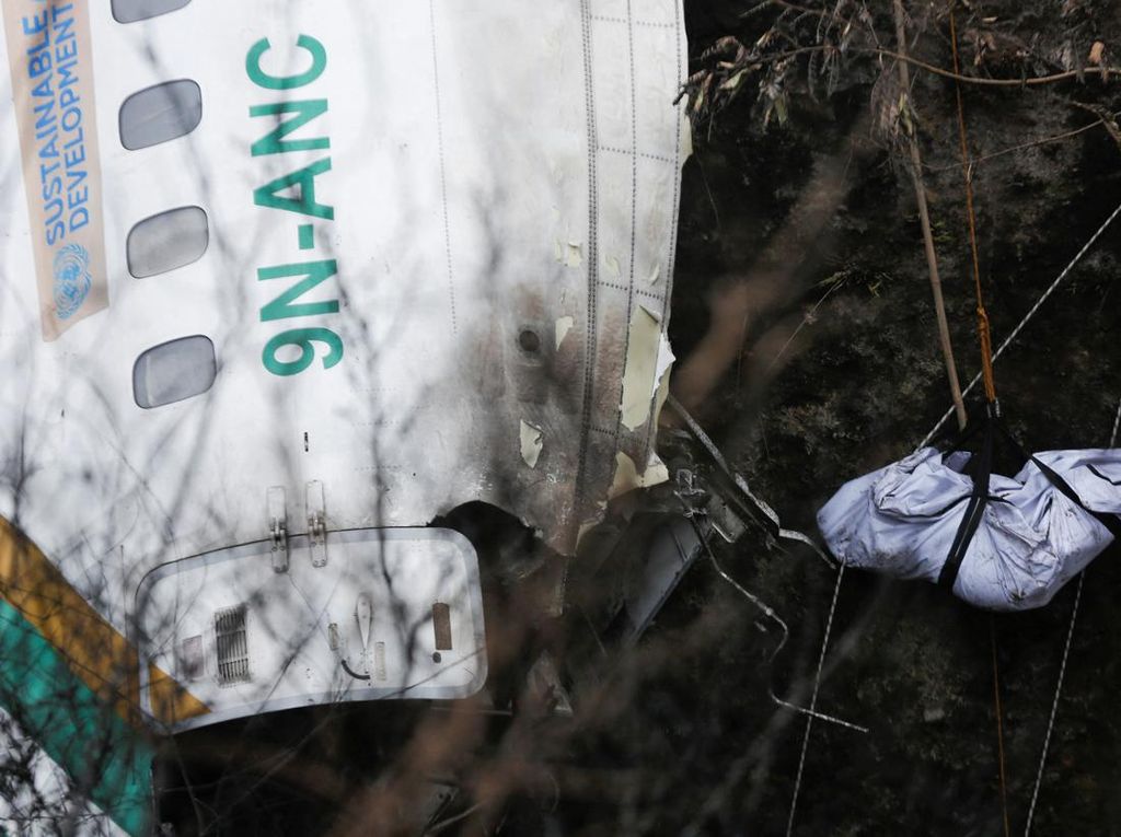 Kotak Hitam Pesawat Jatuh di Nepal Ditemukan!
