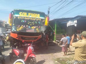 Kecelakaan Beruntun di Jalan Trans Sulawesi Polman, 2 Truk-1 Bus Ringsek