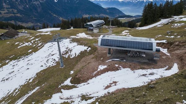 Potret Resor Ski di Swiss Kehilangan Salju Akibat Perubahan Iklim