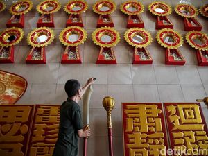 Potret Vihara Amurva Bhumi Jatinegara Bersolek Jelang Imlek