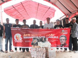 Tiru Sifat Ganjar, Relawan di Sumut Beri Bantuan ke Korban Kebakaran