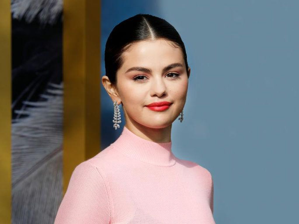 Selena Gomez dan Zayn Malik Dikabarkan Pacaran Selena Gomez dan Zayn Malik Dikabarkan Pacaran
