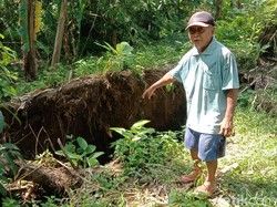Tanggul Sungai Cimanuk Indramayu Ambles Bikin Warga Waswas