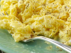 Chef Tak Sarankan Bikin Telur Orak-arik Pakai Susu, Ini Sebabnya