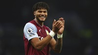 Bek tengah: Tyrone Mings (Aston Villa). Tinggi 196cm. Foto: AP/Ian Walton